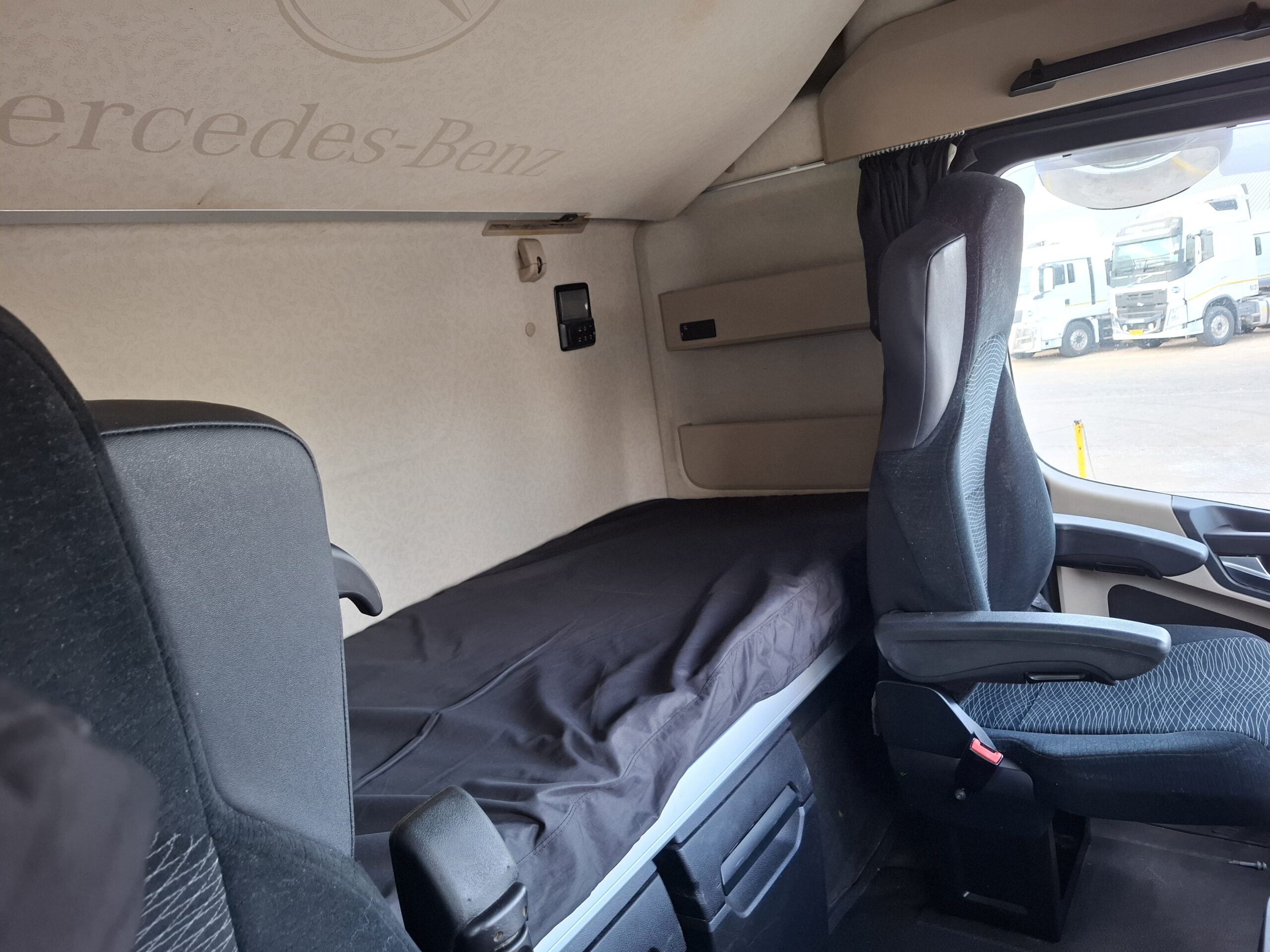 
								2021 Mercedes Benz 2652 6×4 full									